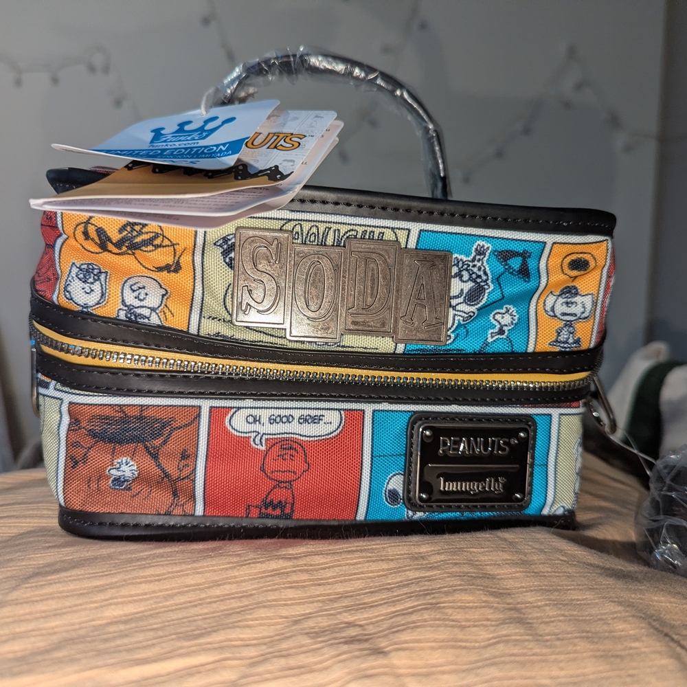 🥜PEANUTS x LOUNGEFLY x FUNKO 🥜  COMIC BAG